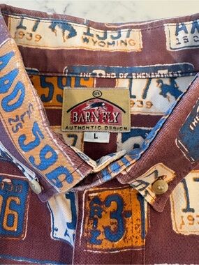 Barnfly Men's Brown Short-Sleeve Button-Down Shirt with License Plate Print